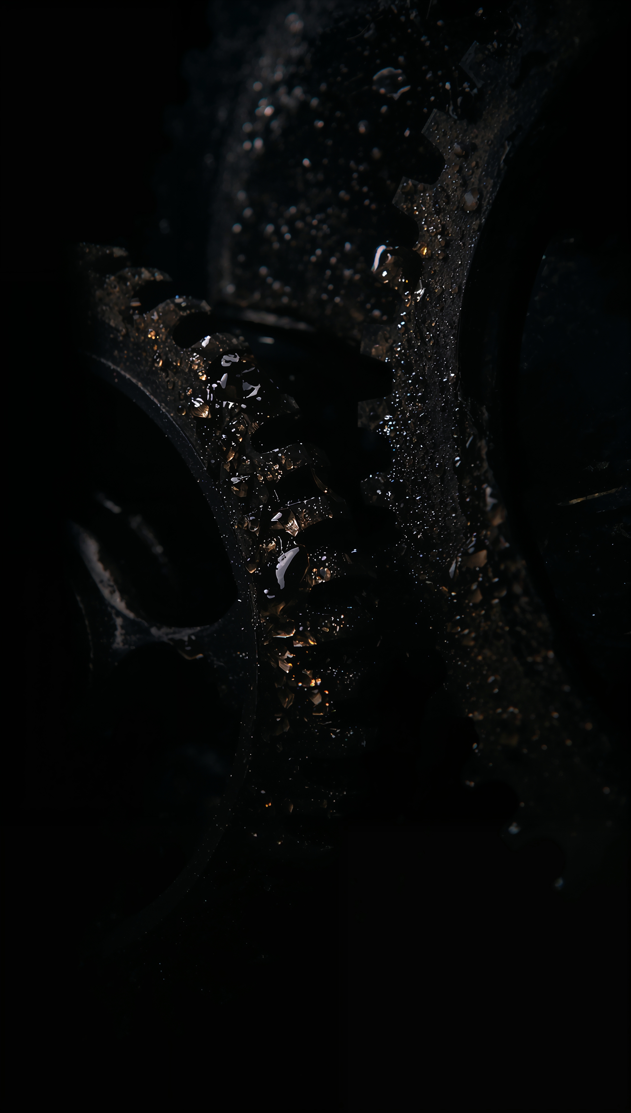 Dark Gears iPhone Wallpaper – Macro mechanical shot