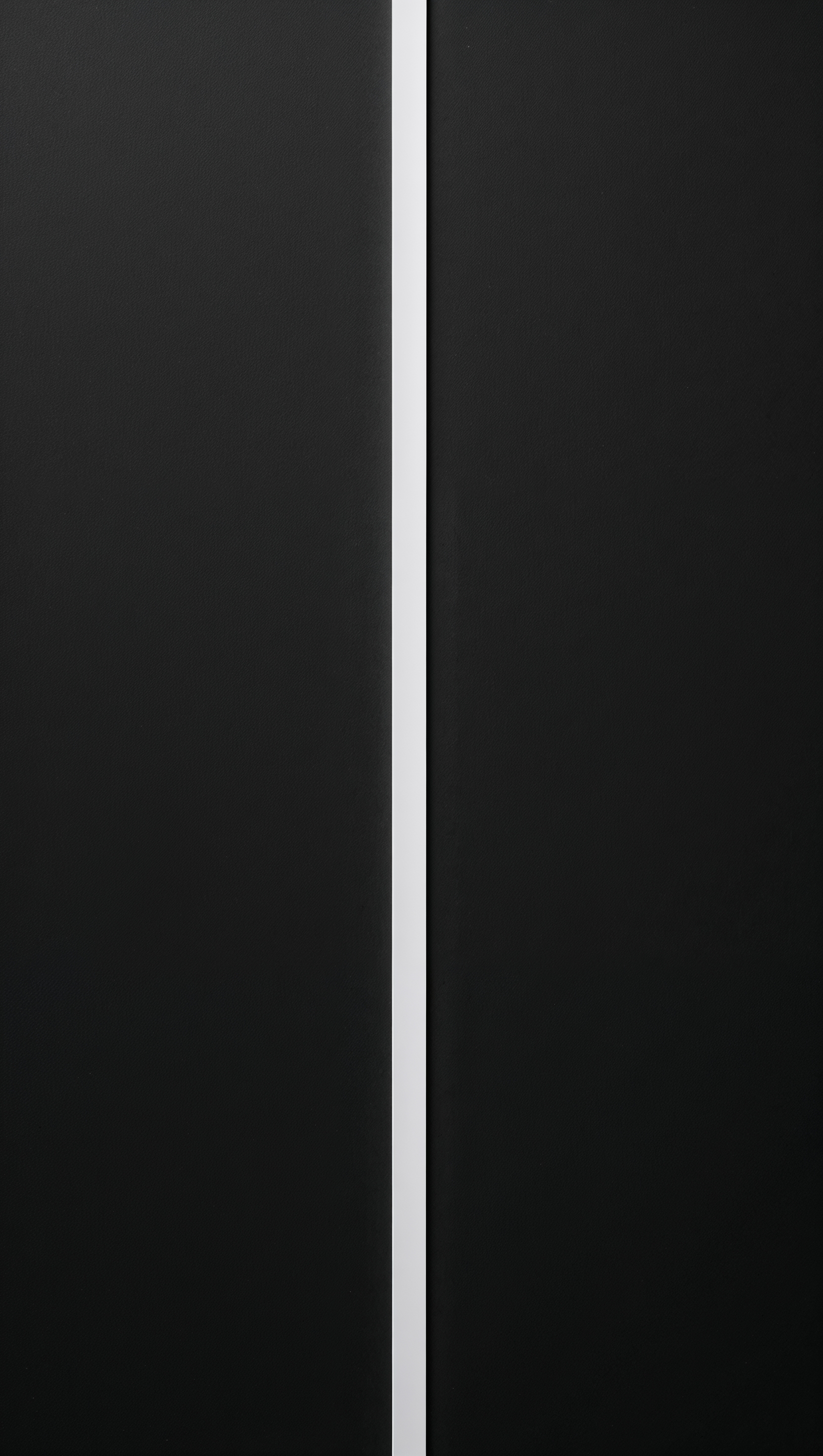 Thin white vertical line centered on solid black background, ultra minimal