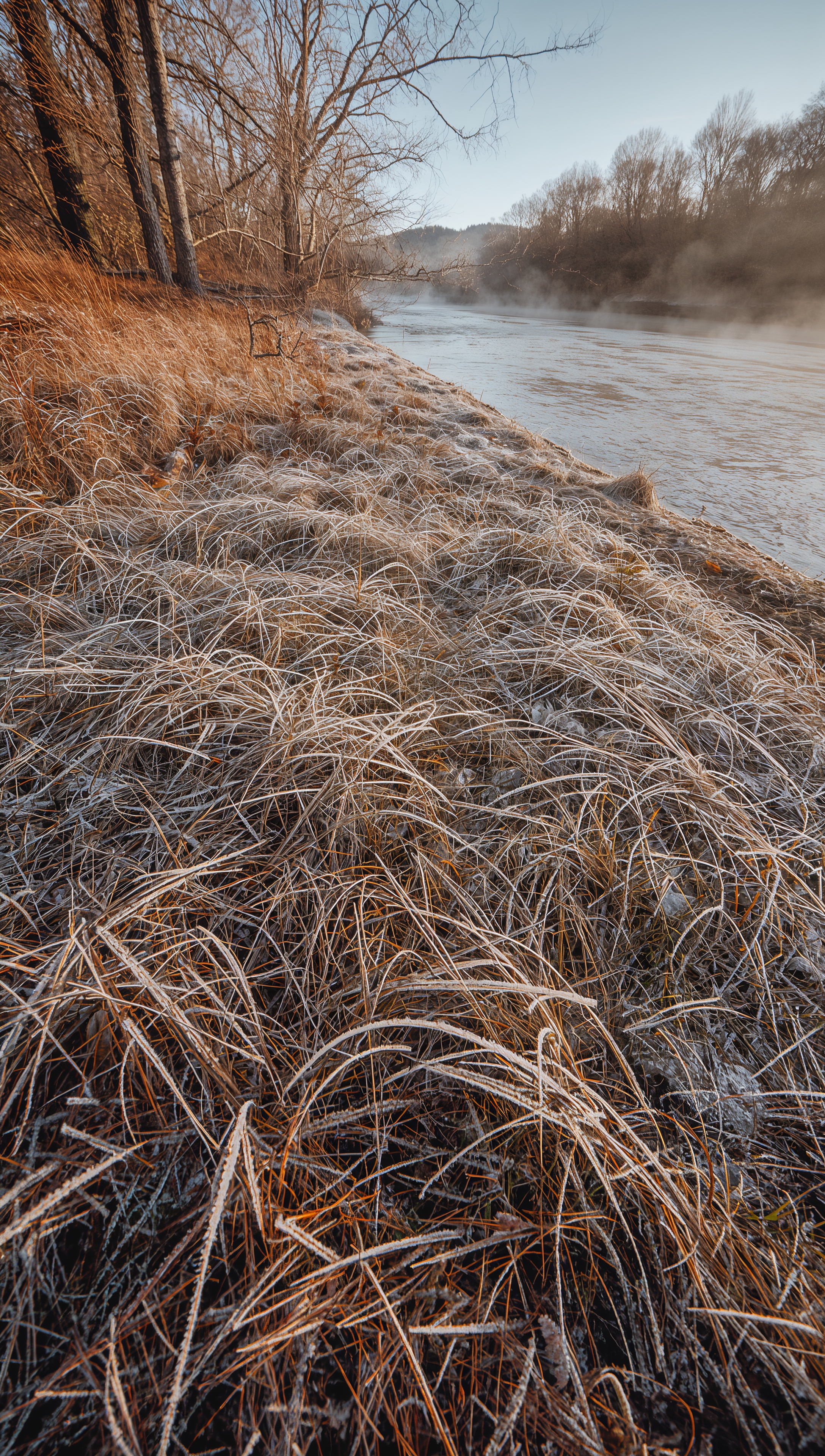 November wallpaper – frosty riverbank in late autumn